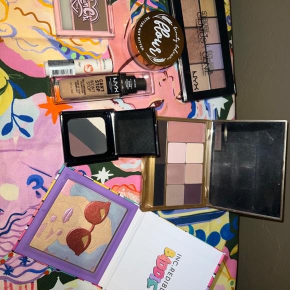 Makeup - Picture 6 of 16